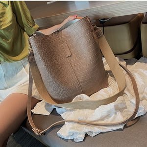 Ansloth Crocodile Crossbody Bag For  Women Bags Luxury Leather Bag Bucket Bag