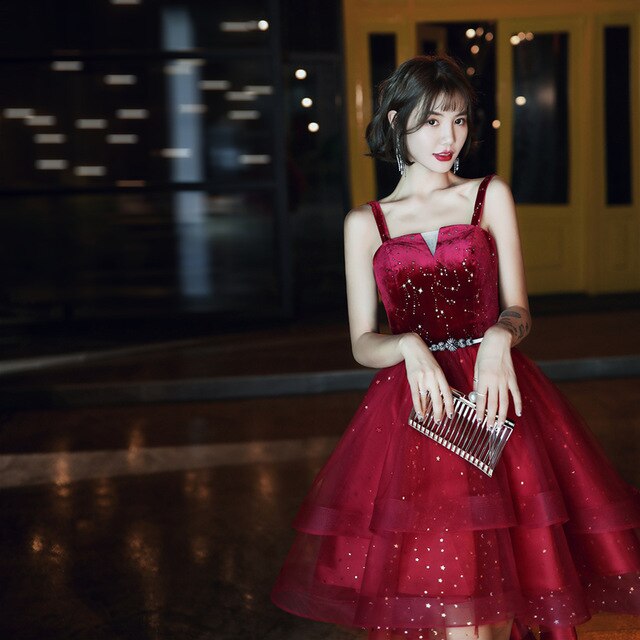 Sexy Spaghetti Straps Wine Red Tiered Short Prom Gowns Star Sequins High Low Graduation Dresses