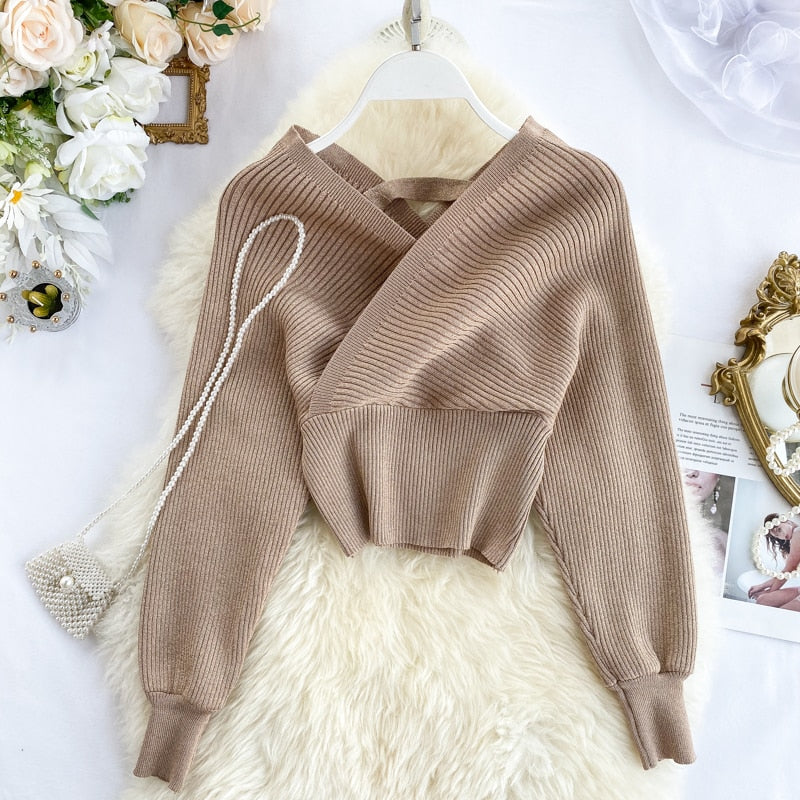 V-neck Fashion Bright Silk Sweater Women's Autumn Bat Sleeves Short Waist Bottoming Shirt Winter