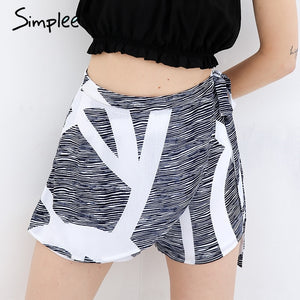 Asymmetrical geometric print women summer shorts
